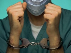 χειροπέδες στο συντονιστή εφημερίας Ειδικευόμενοι eidikeuomenoi iatroi