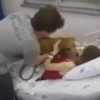 Το τελευταίο αντίο στον σκύλο της [βίντεο]