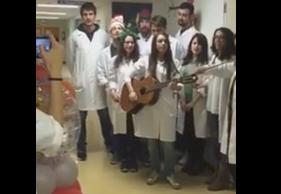 Κάλαντα. Φοιτητές ιατρικής. Παδιατρική πανεπιστημιακή κλινική της Πάτρας