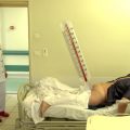 Remi Gaillard emergency θερμόμετρο τεράστιο παρωδία